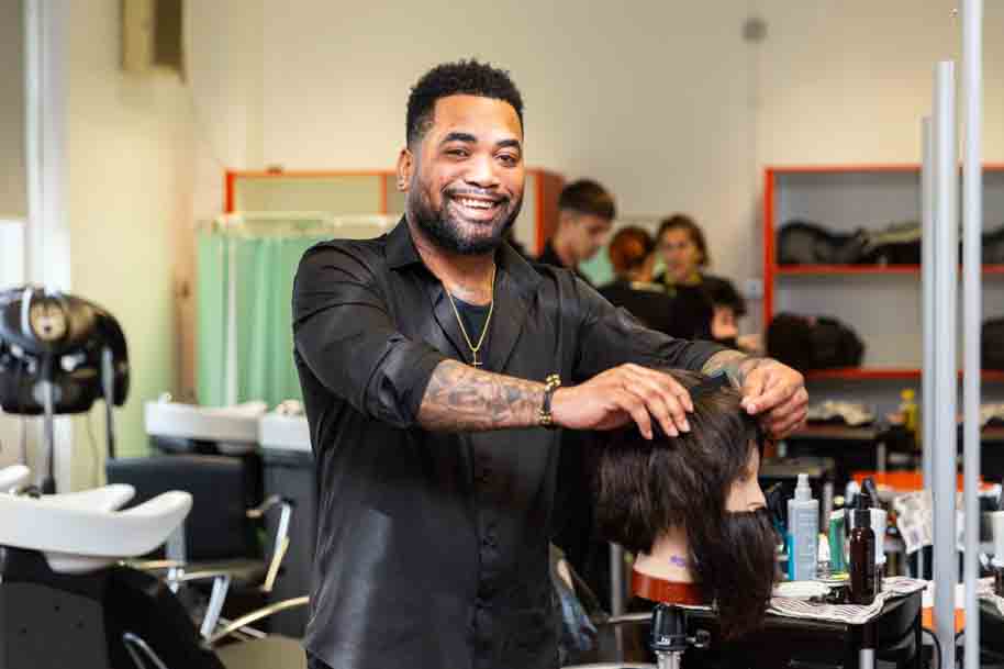 Hairdressing student