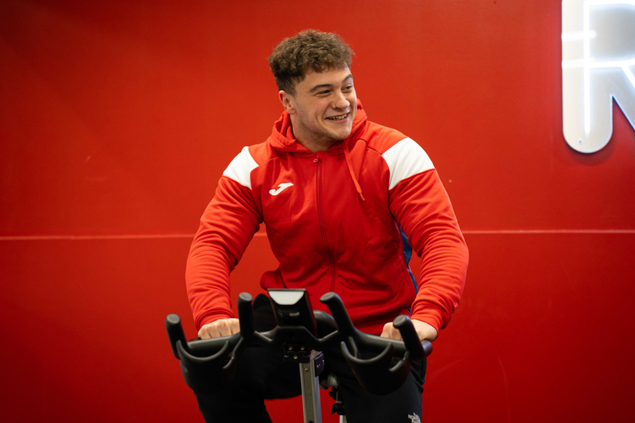 Personal trainer students at gym